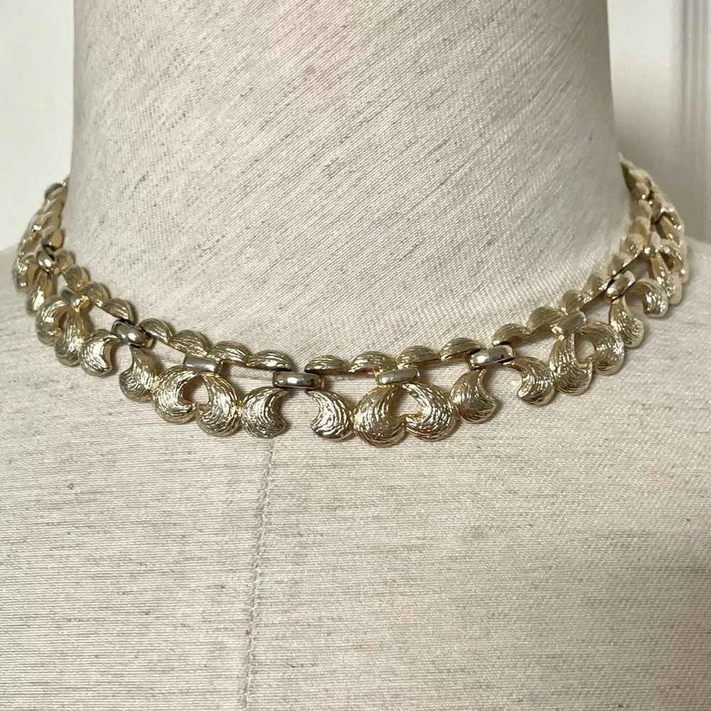 Monet vintage brushed gold tone necklace